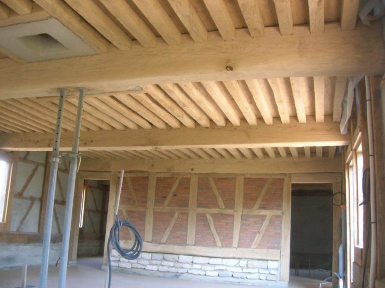 Aérogommage d'un plafond chêne neuf taché en Bresse Louhannaise